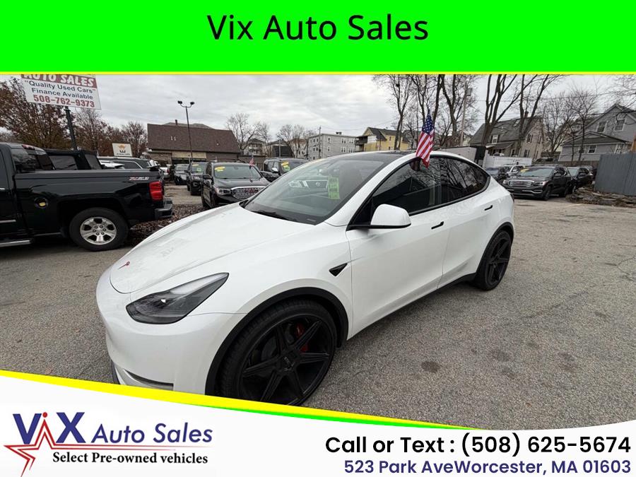 2023 Tesla Model Y Long Range's photo