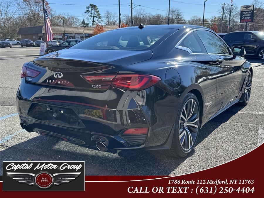 2017 Infiniti Q60 2.0t Premium photo 2