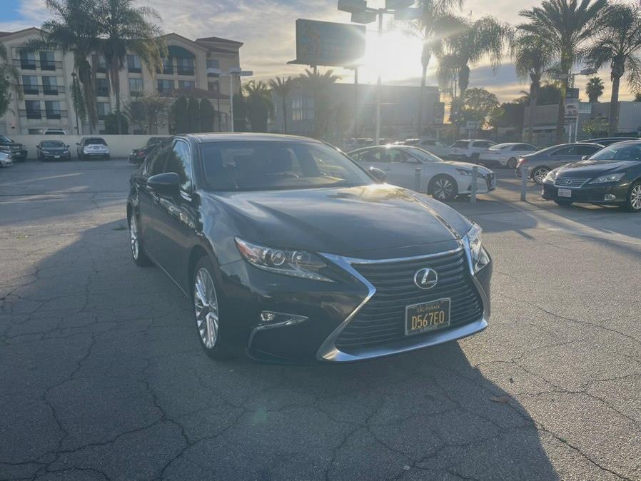 2016 Lexus ES 350 photo 2