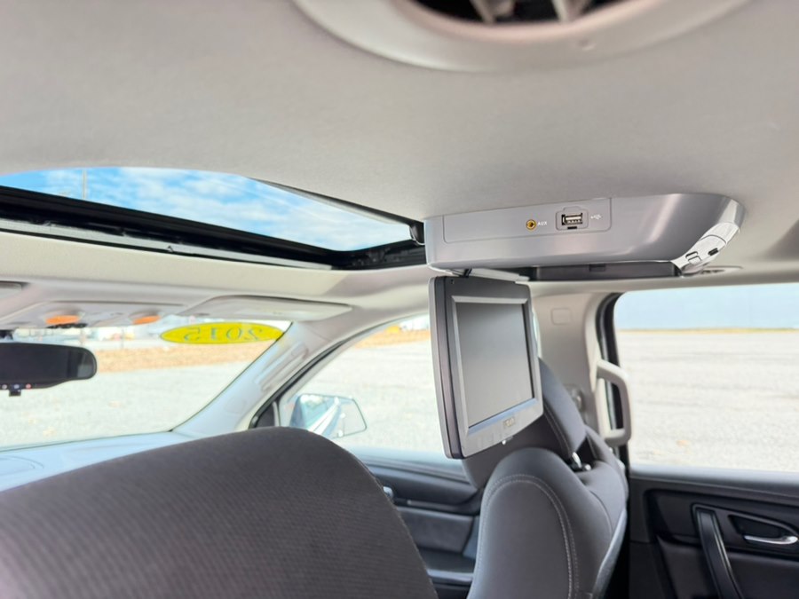 Used 2015 Chevrolet Traverse in Springfield, Massachusetts | Auto Globe LLC. Springfield, Massachusetts