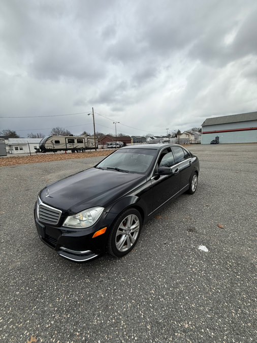Used 2014 Mercedes-Benz C-Class in Springfield, Massachusetts | Auto Globe LLC. Springfield, Massachusetts