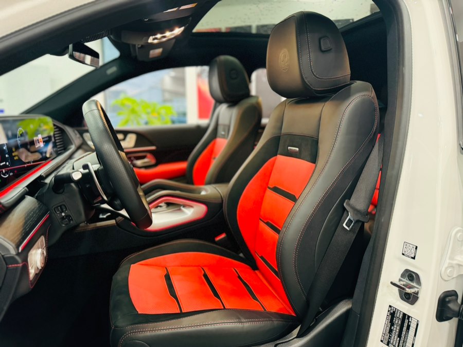 Used 2025 Mercedes-Benz GLE in Franklin Square, New York | C Rich Cars. Franklin Square, New York