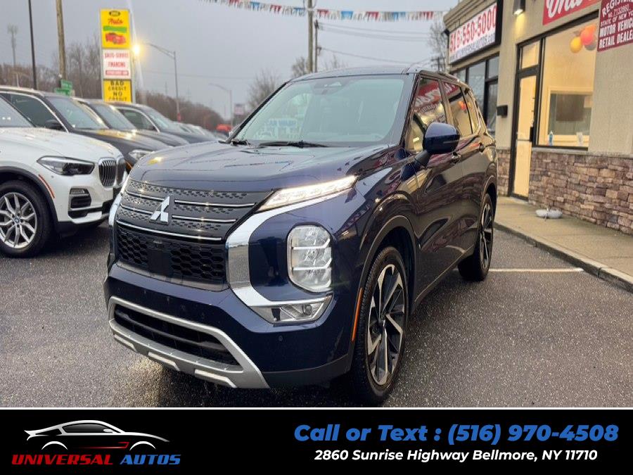 2024 Mitsubishi Outlander SE's photo