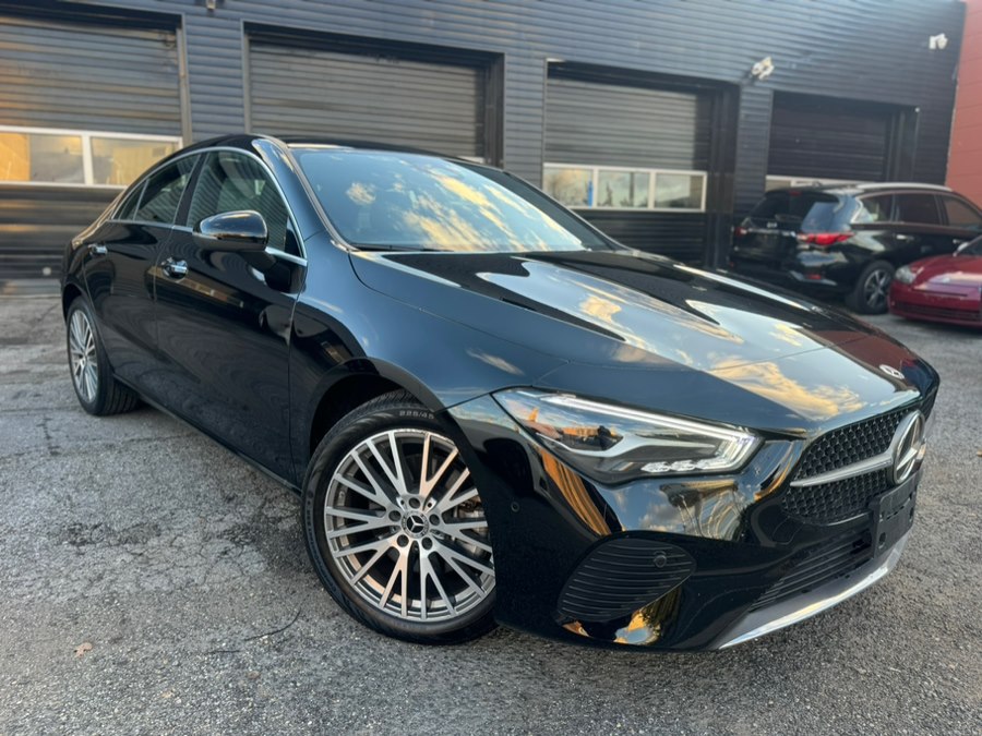 2025 Mercedes Benz CLA 250 4MATIC photo 2