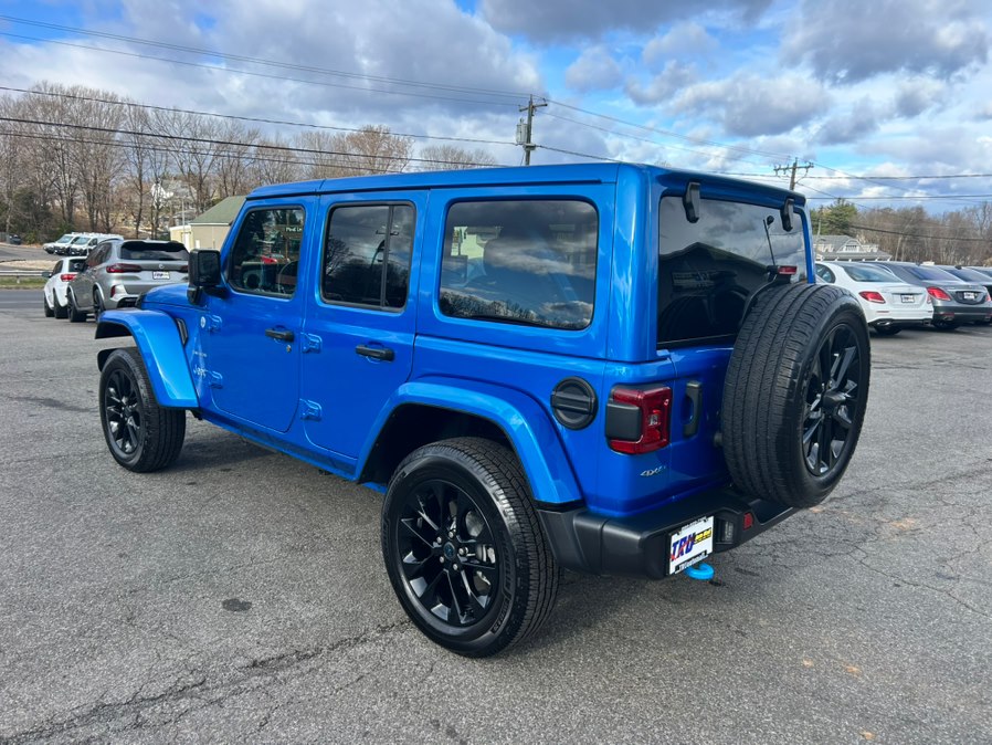 2024 Jeep Wrangler 4xe Sahara photo 3