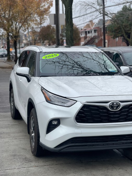 Used 2025 Toyota Highlander in BROOKLYN, New York | Deals on Wheels International Auto. BROOKLYN, New York