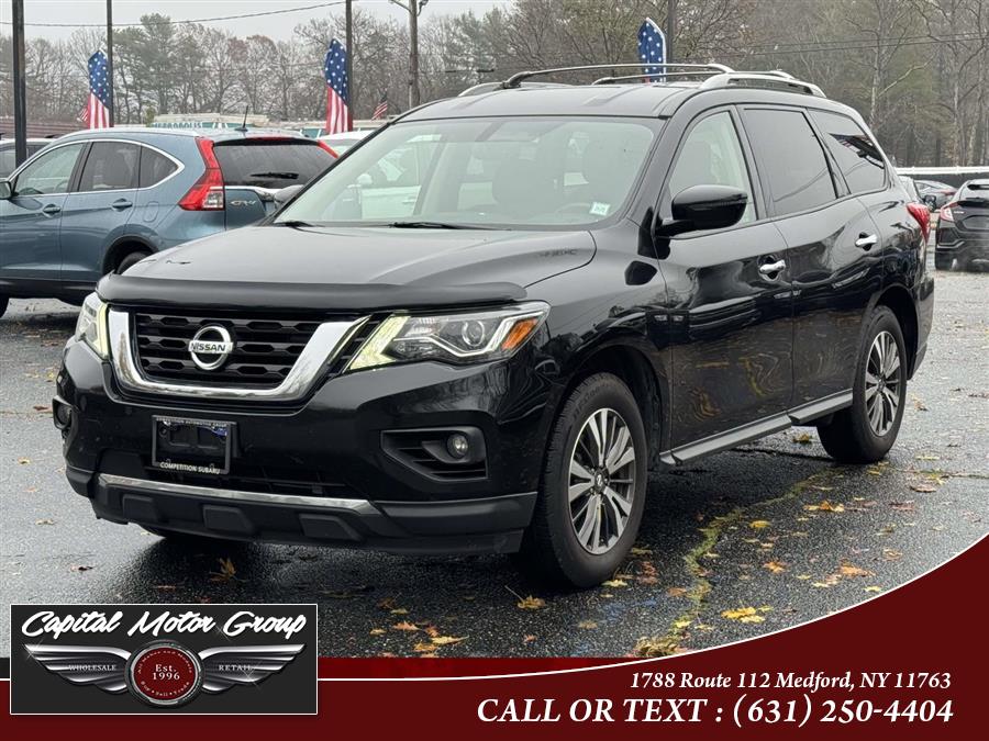 2019 Nissan Pathfinder SL photo 2