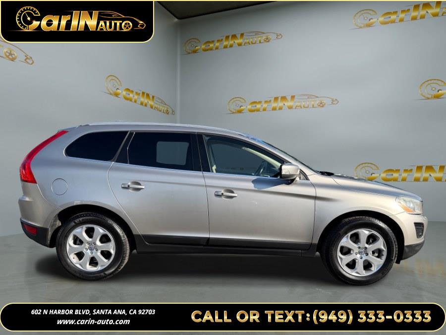 2011 Volvo XC60 R-Design photo 4