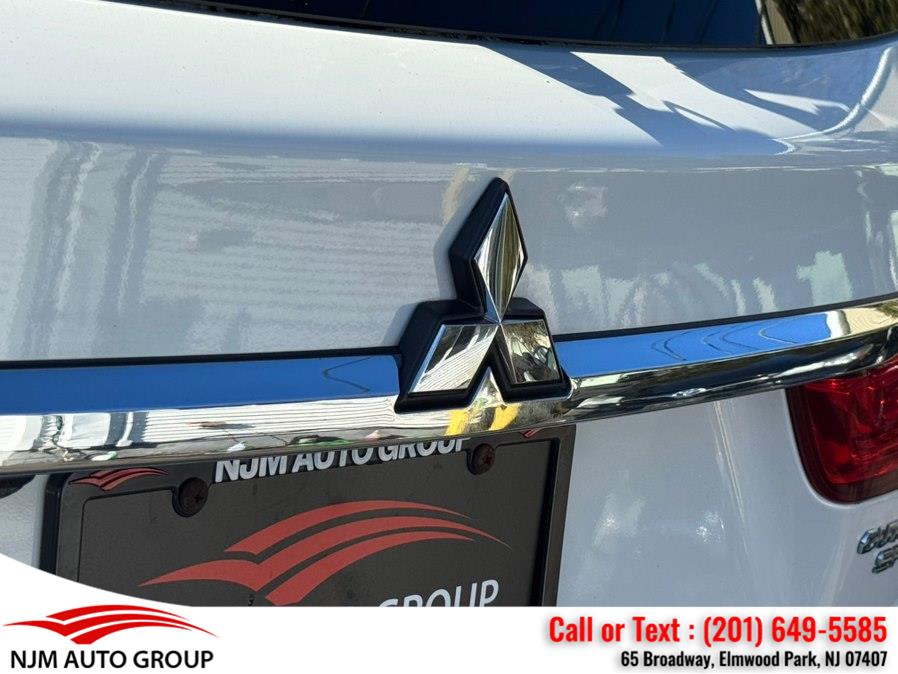 2019 Mitsubishi Outlander Sport SP photo 2