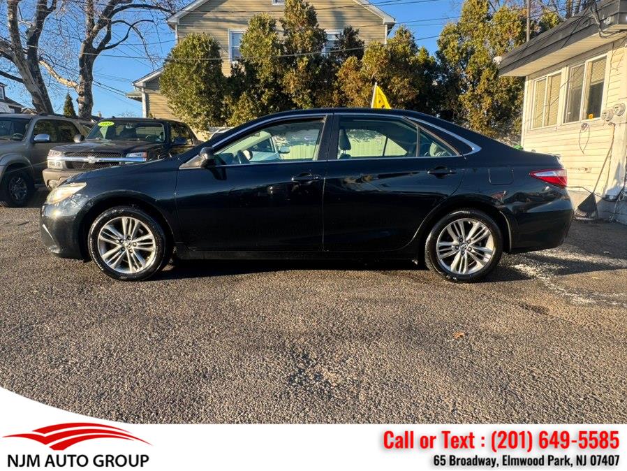 2015 Toyota Camry SE photo 4