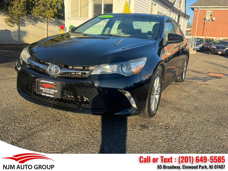 2015 Toyota Camry SE photo 3