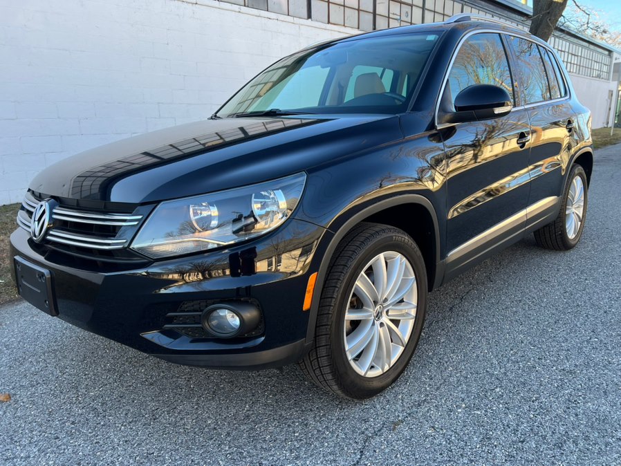 2012 Volkswagen Tiguan SE's photo