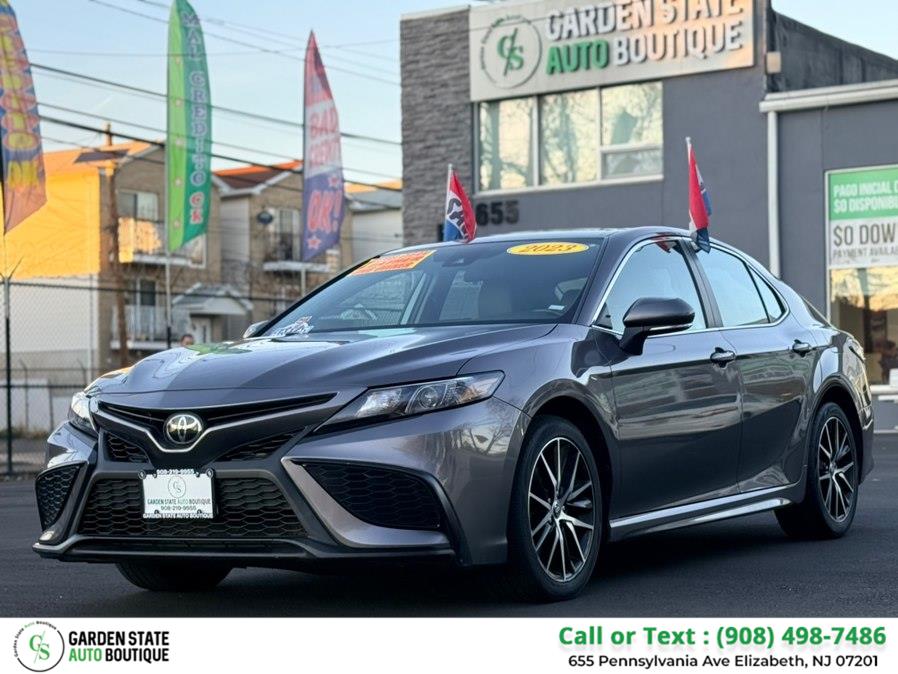 2023 Toyota Camry SE's photo