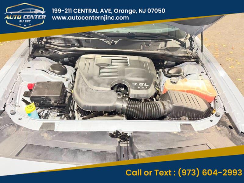 2020 Dodge Challenger SXT photo 4