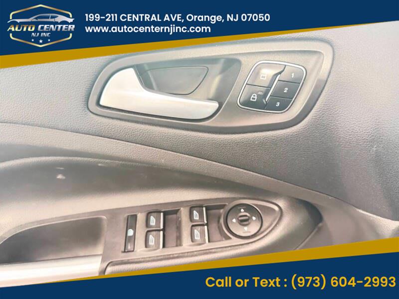 2018 Ford Escape Titanium photo 4