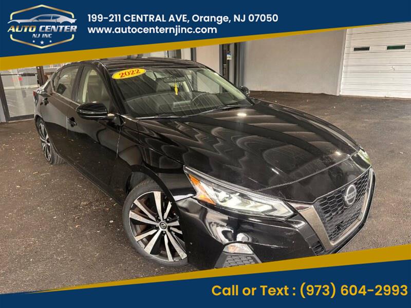 2022 Nissan Altima SR's photo