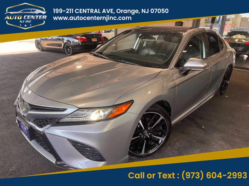 2019 Toyota Camry XSE photo 2