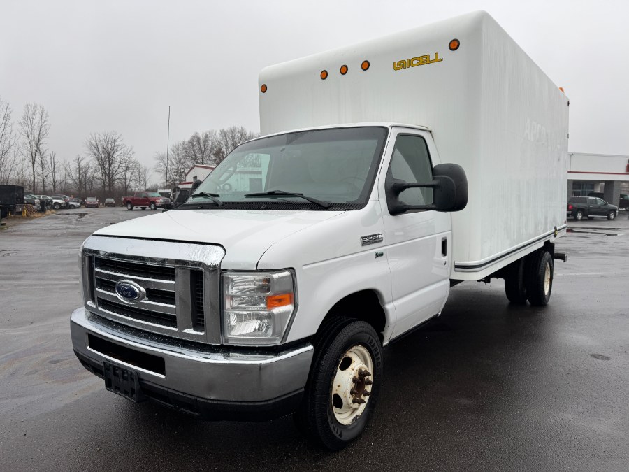 Used 2018 Ford E-Series Cutaway in Ortonville, Michigan | Marsh Auto Sales LLC. Ortonville, Michigan