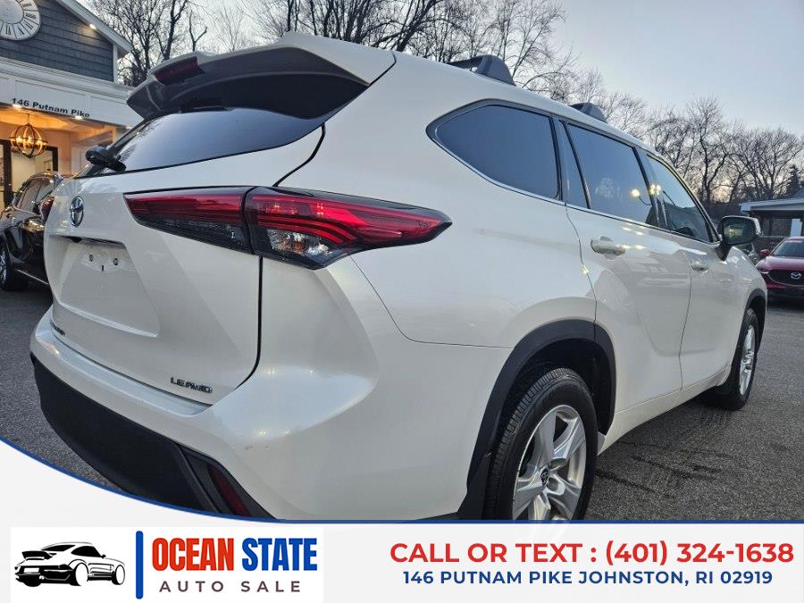 2021 Toyota Highlander LE photo 4