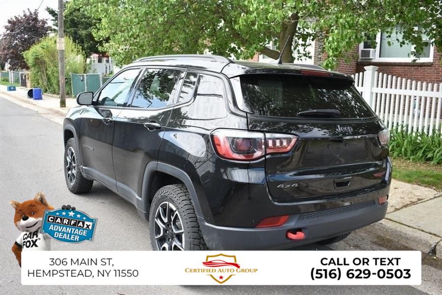 2024 Jeep Compass Trailhawk photo 2