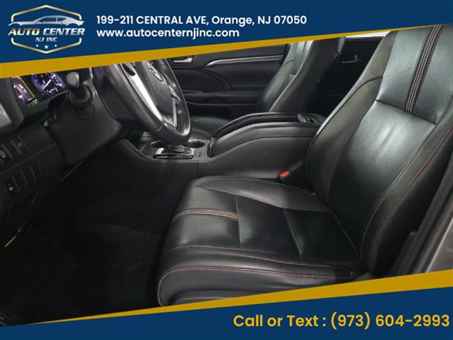 2019 Toyota Highlander SE photo 4