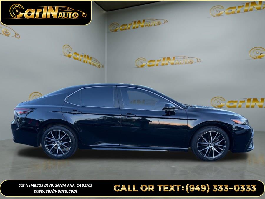 2022 Toyota Camry SE photo 4