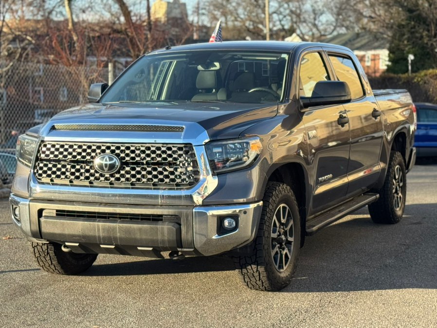 2019 Toyota Tundra SR5's photo