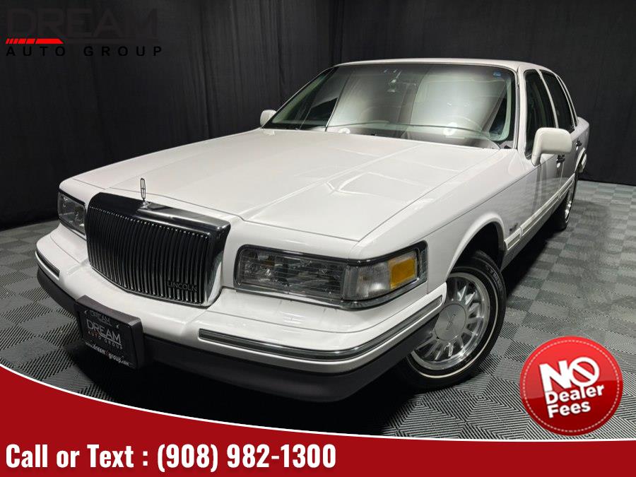 1997 Lincoln Town Car 4dr Sdn Signature, available for sale in Elizabeth, New Jersey | Dream Auto Group. Elizabeth, New Jersey