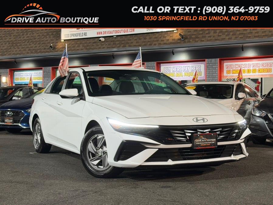 2025 Hyundai Elantra SE's photo