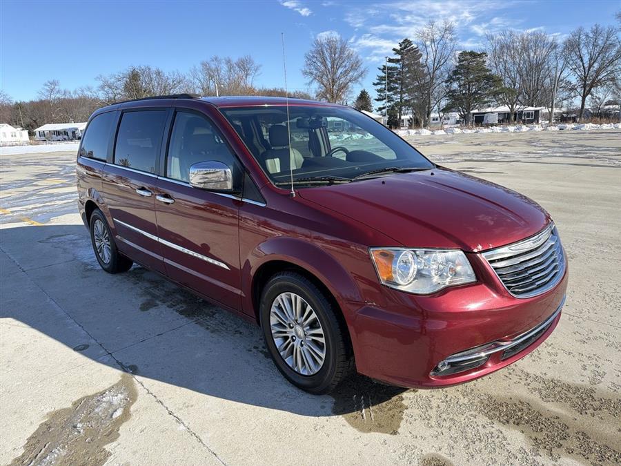 Used 2016 Chrysler Town & Country in Elida, Ohio | Josh's All Under Ten LLC. Elida, Ohio