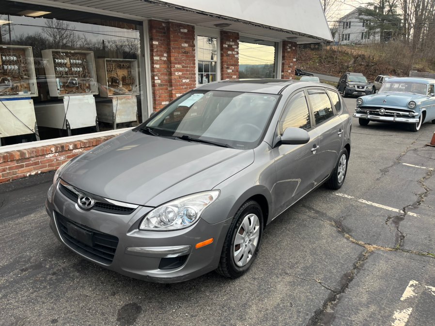 Used 2011 Hyundai Elantra Touring in Naugatuck, Connecticut | Riverside Motorcars, LLC. Naugatuck, Connecticut