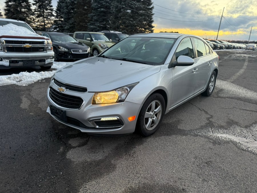 2016 Chevrolet Cruze photo 2
