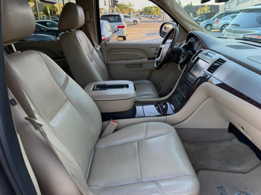 2014 Cadillac Escalade Premium photo 4