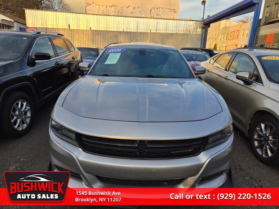 2016 Dodge Charger SXT's photo