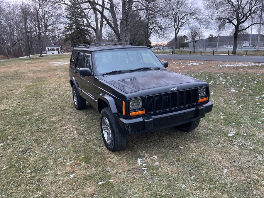 2000 Jeep Cherokee 4dr Classic 4WD, available for sale in Plainville, Connecticut | Choice Group LLC Choice Motor Car. Plainville, Connecticut