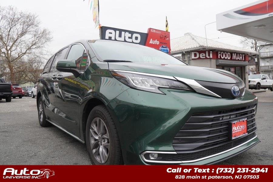 2021 Toyota Sienna XLE's photo