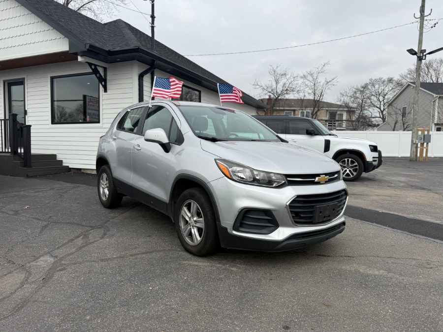 2017 Chevrolet Trax LS's photo