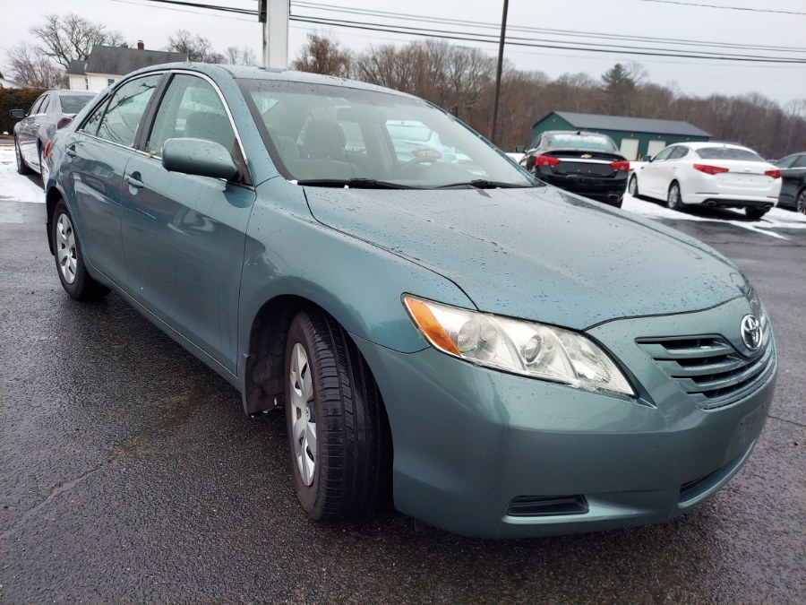 2009 Toyota Camry LE photo 3