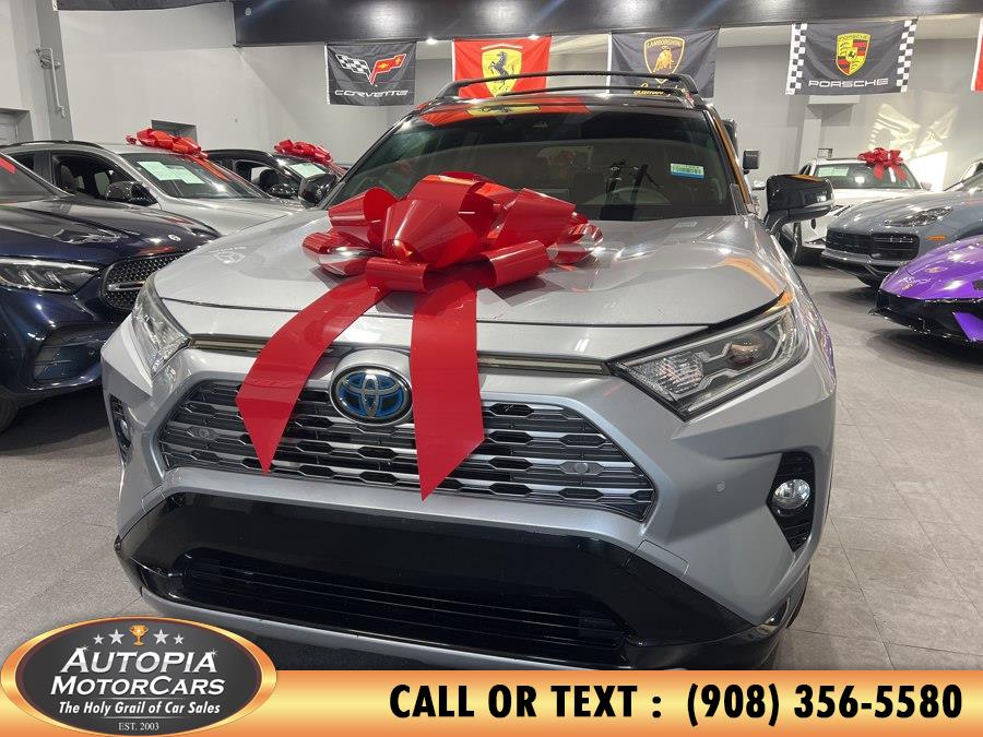 2020 Toyota RAV4 XSE's photo