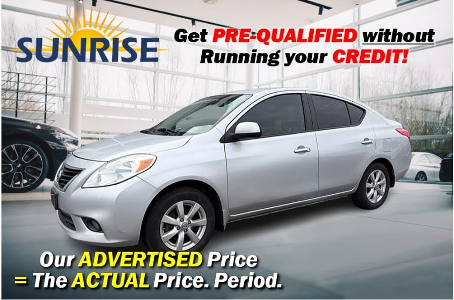 2012 Nissan Versa SL's photo