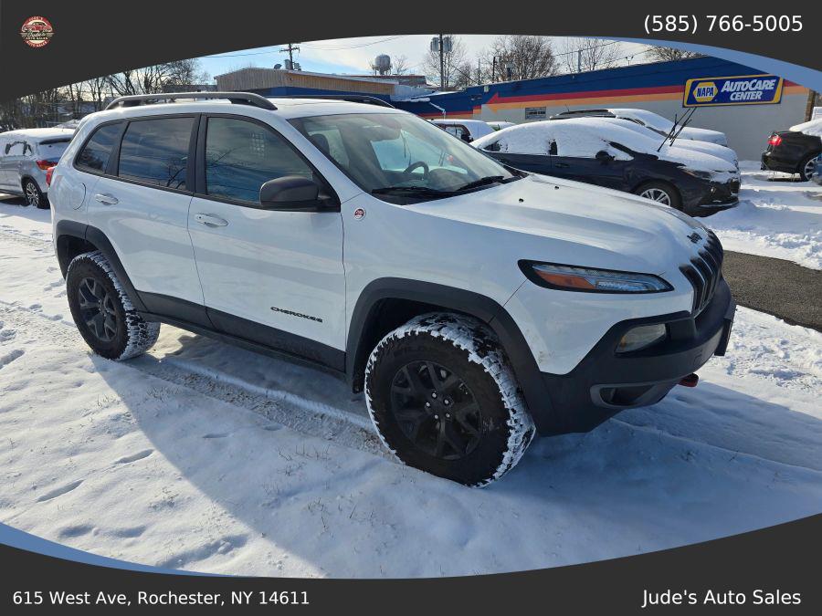 Used 2015 Jeep Cherokee in Wolcott, New York | Auto Hunter CNY. Wolcott, New York