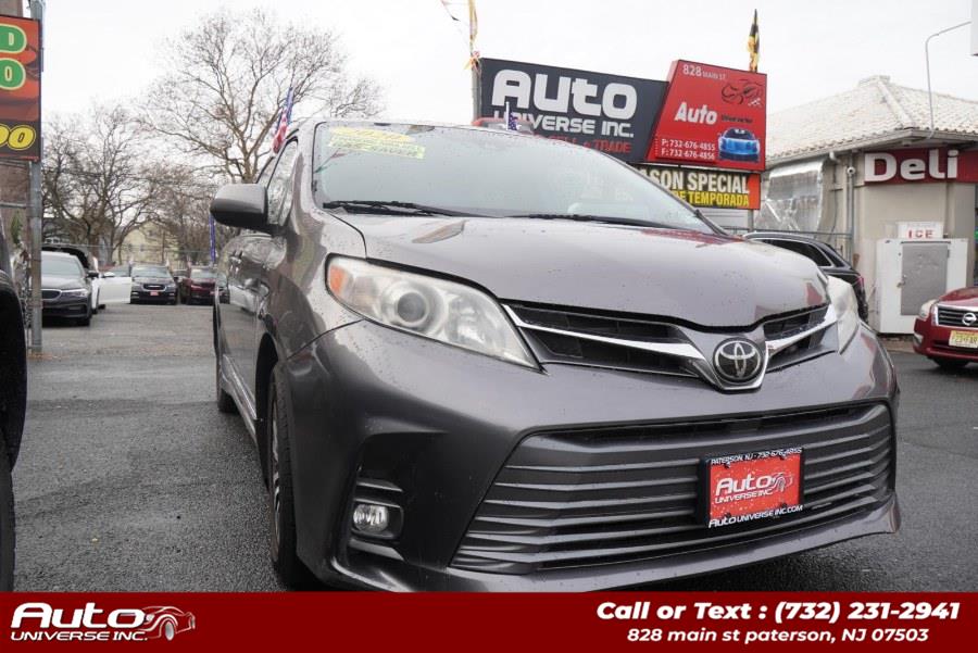 2020 Toyota Sienna XLE's photo