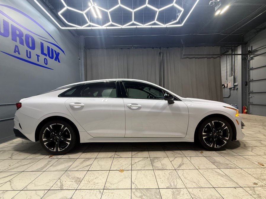 2023 Kia K5 GT-Line photo 2
