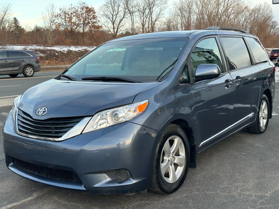 2017 Toyota Sienna LE Auto Access Seat FWD 7-Passenger (Natl), available for sale in Westfield, Massachusetts | Auto Wings Cop. Westfield, Massachusetts