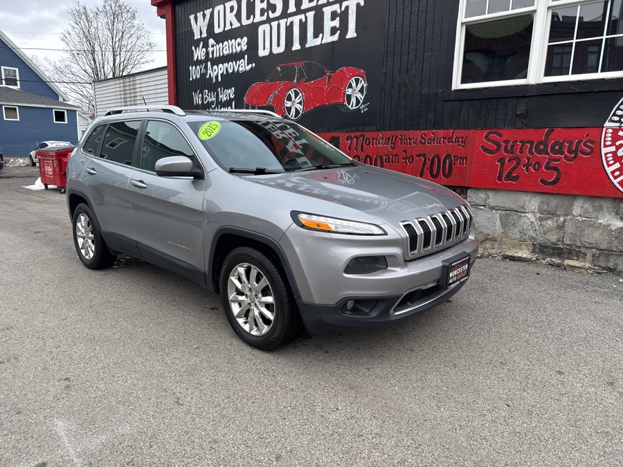 Used 2015 Jeep Cherokee in Worcester, Massachusetts | Worcester Auto Outlet LLC. Worcester, Massachusetts
