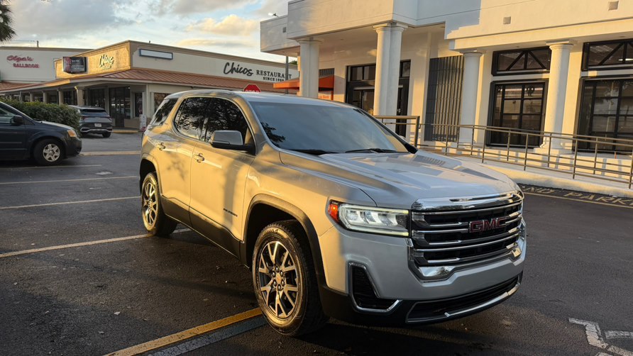 2020 GMC Acadia SLE's photo