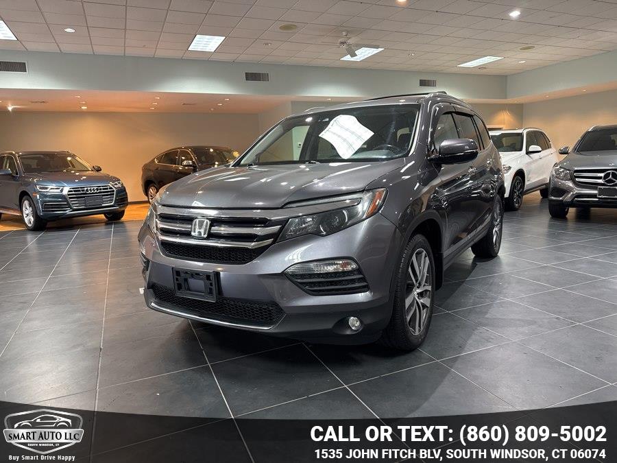 2017 Honda Pilot Elite's photo