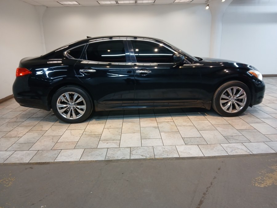 2014 Infiniti Q70 photo 3