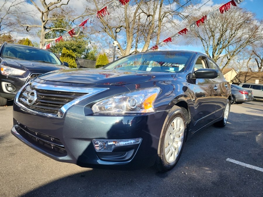 2015 Nissan Altima 4dr Sdn I4 2.5 S, available for sale in Islip, New York | L.I. Auto Gallery. Islip, New York