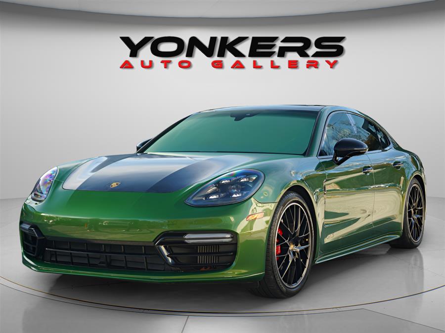 2019 Porsche Panamera GTS's photo